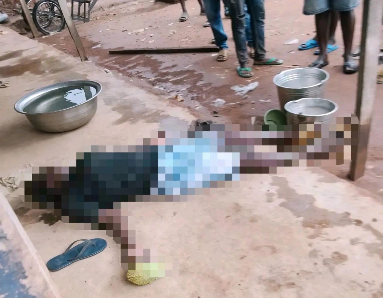 LIGHTNING STRIKE KILLS LACTATING MOTHER, INJURES TWO OTHERS AT SEKESUA